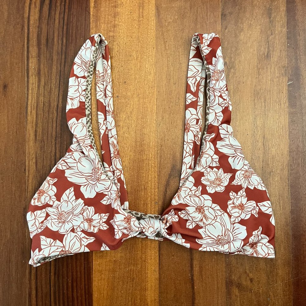 ACACIA !! Rust Magnolia Top
